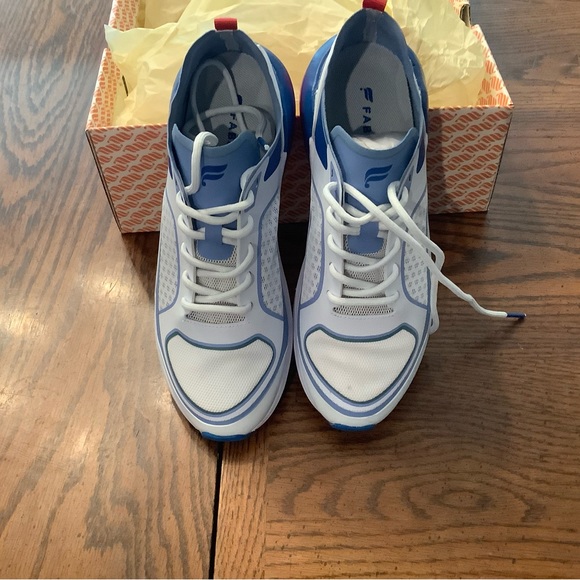 NIB Fabletics Sneaker - Picture 2 of 5
